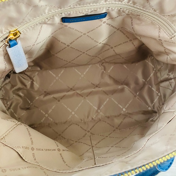 Michael Kors Cindy Large Dome Satchel - Picture 8 of 13